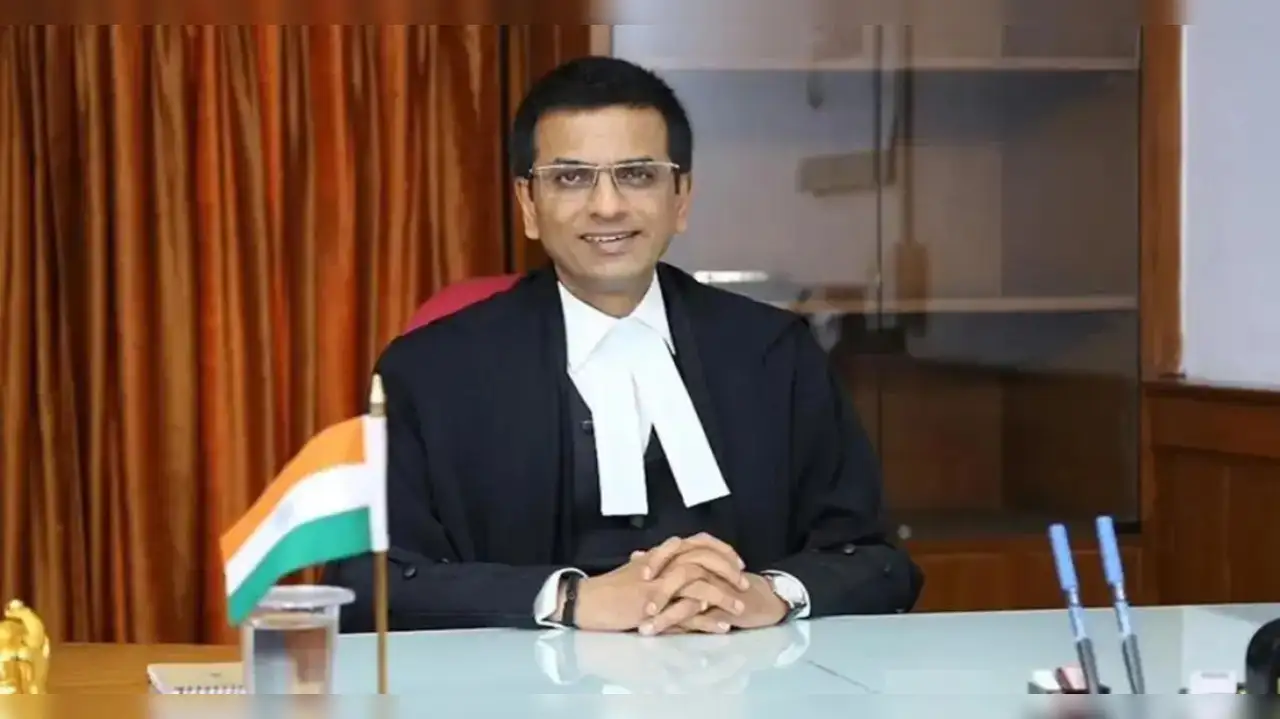 सरकारी बंगला खाली करने में देरी पर बोले पूर्व CJI डी. वाई. चंद्रचूड़: बेटियों के 'रेयर डिसऑर्डर' और ICU सेटअप बनी वजह