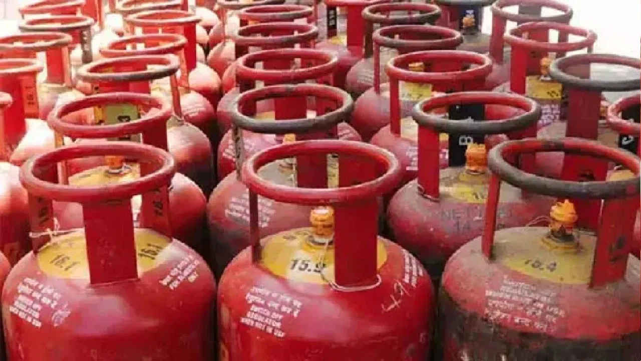 घरेलू गैस सिलेंडर के दाम में 50 रुपए की बढ़ोतरी!
