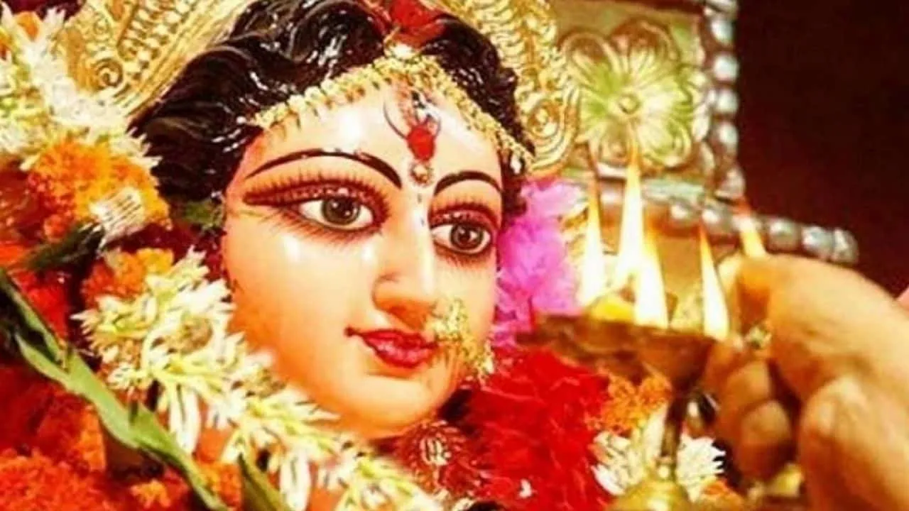 क्यों मनाया जाता है शारदीय नवरात्रि, इस साल कब है शारदीय नवरात्रि, आइए जानते हैं क्यों 9 दिन मनाते हैं नवरात्रि