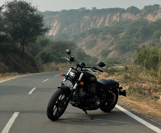 टू-व्हीलर का पेट्रोल खत्म होने पर अपनाएं ये तकनीक, बिना धक्का लगाए पहुँच जाएंगे मंज़िल तक