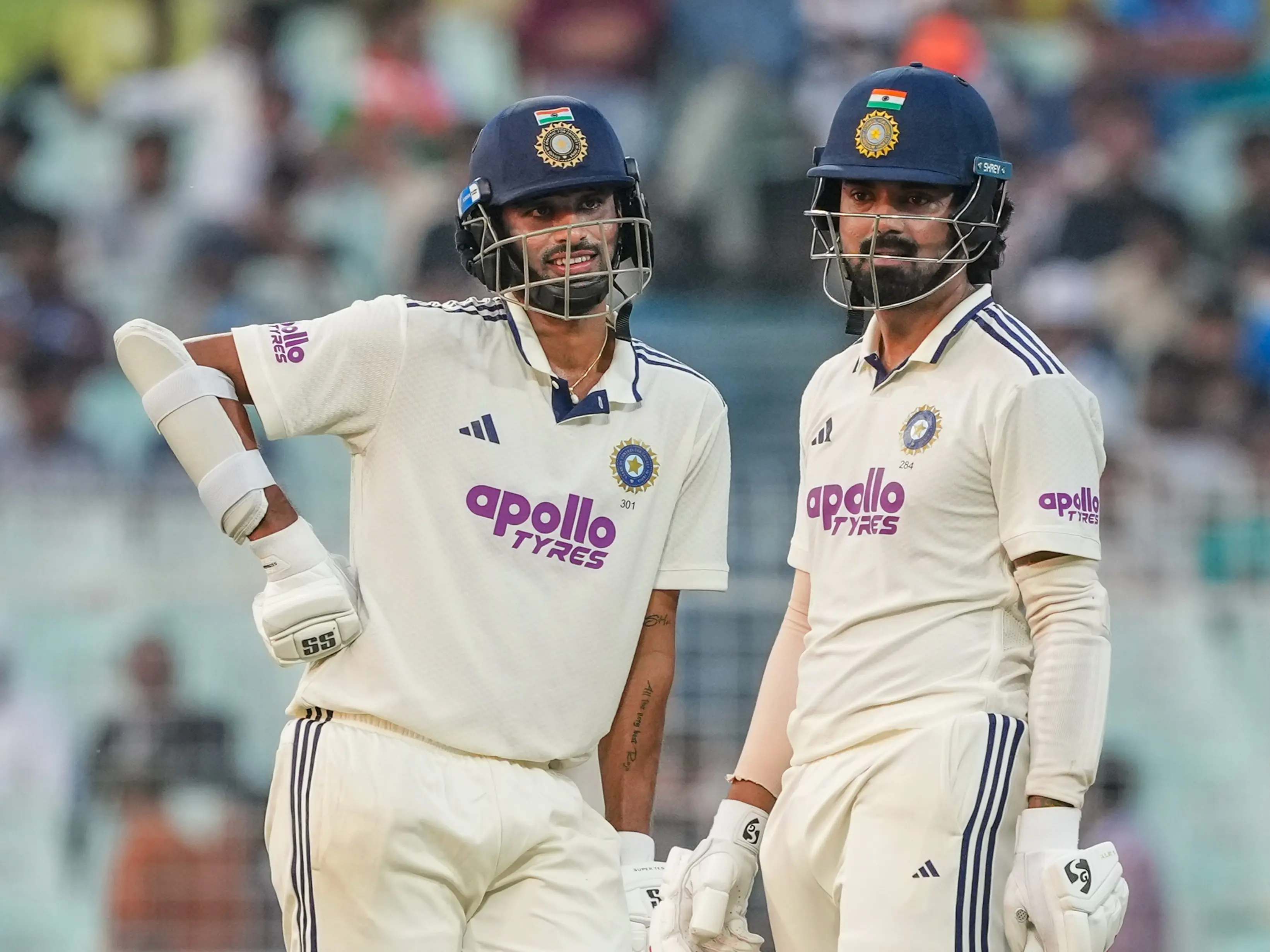 sundar, kl rahul in white jersey, india test cricket in kolkata