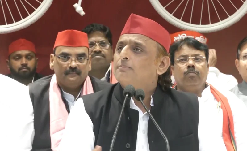 अखिलेश यादव