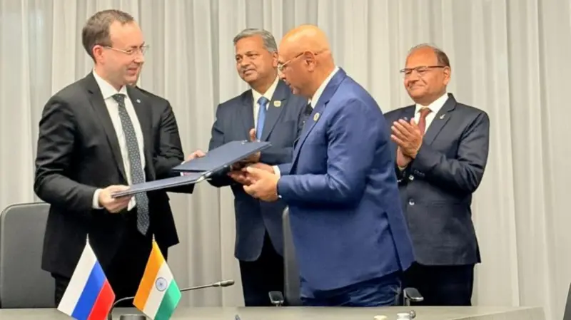 INDIA Signing the deal to make passanger planes